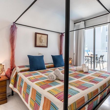 Apartamentos Cel Blau Santa Eularia des Riu Luaran gambar
