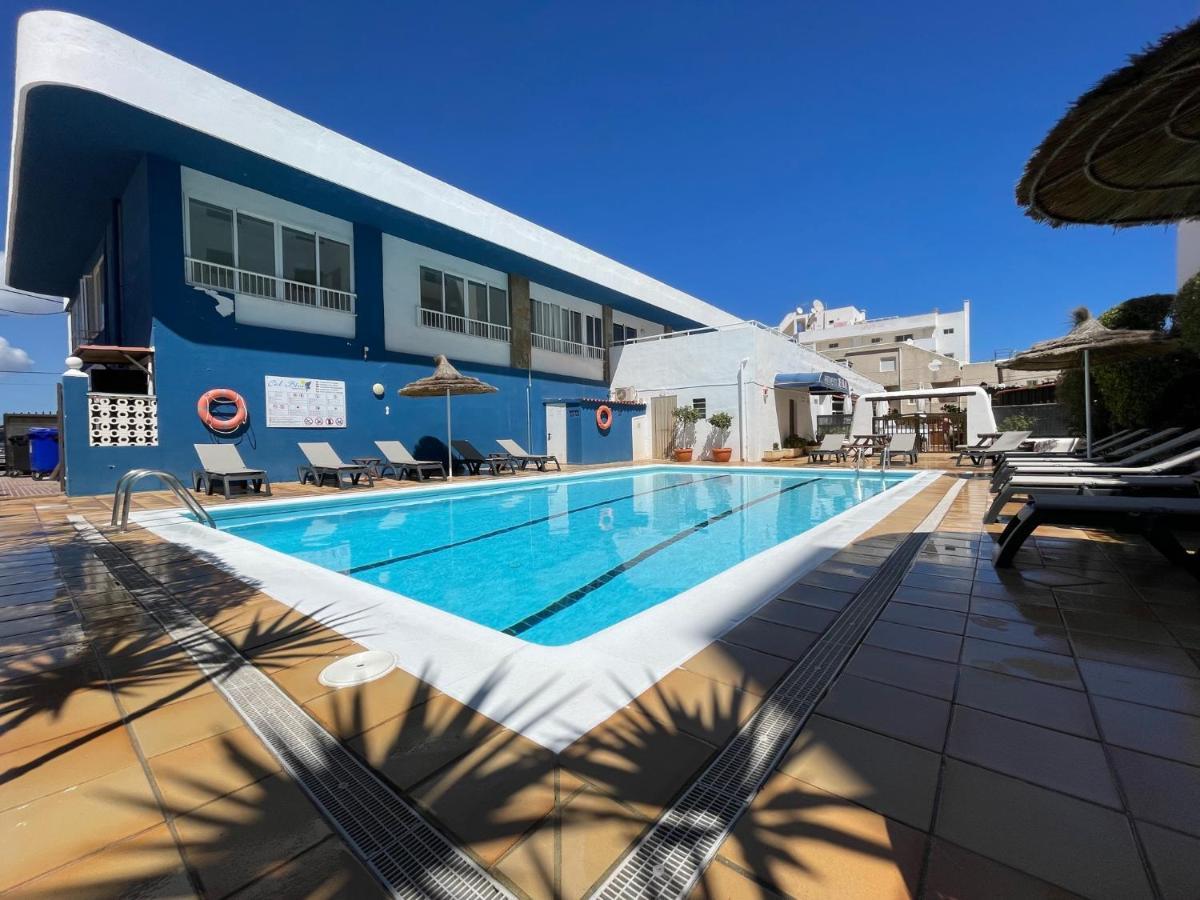 Apartamentos Cel Blau Santa Eularia des Riu Luaran gambar