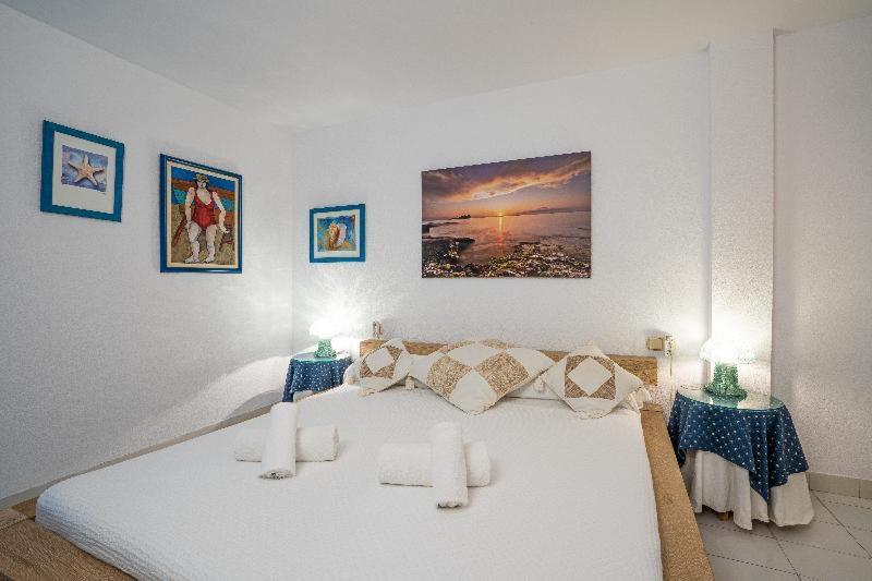 Apartamentos Cel Blau Santa Eularia des Riu Bilik gambar