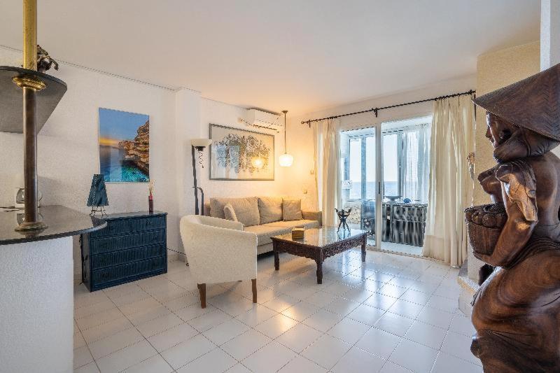 Apartamentos Cel Blau Santa Eularia des Riu Bilik gambar