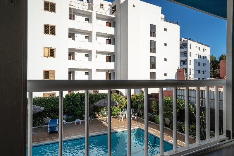 Apartamentos Cel Blau Santa Eularia des Riu Bilik gambar
