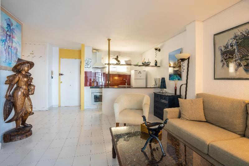Apartamentos Cel Blau Santa Eularia des Riu Bilik gambar