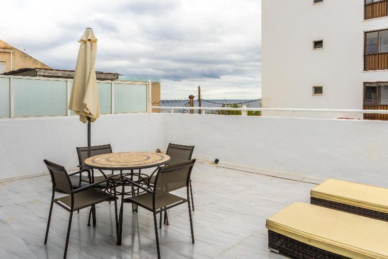 Apartamentos Cel Blau Santa Eularia des Riu Bilik gambar