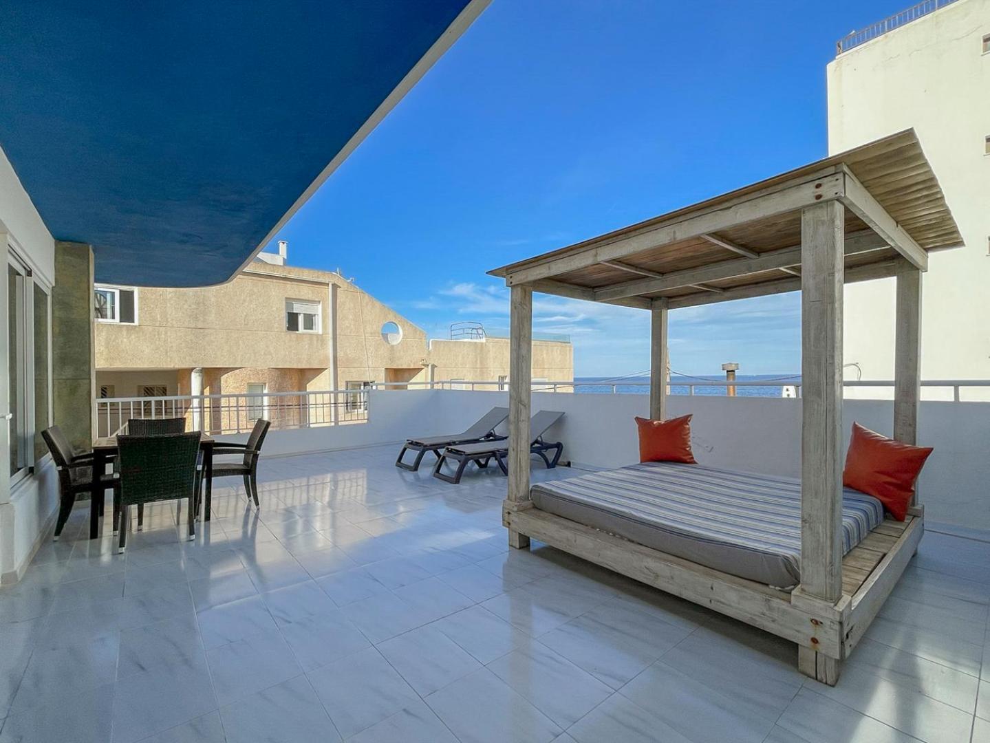 Apartamentos Cel Blau Santa Eularia des Riu Bilik gambar